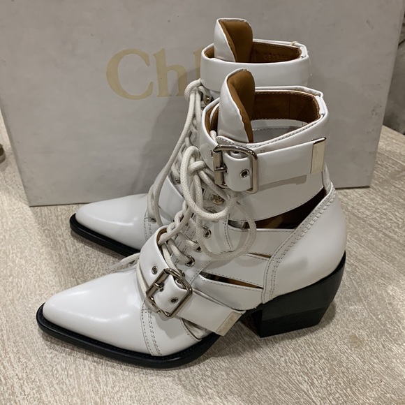 - Chloe Rylee leather cut out boots - Picture 5 of 10